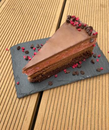 /media_ws/10001/2095/idx/malnas-csokolade-mousse-torta-14-szelet-glutenmentes.jpg