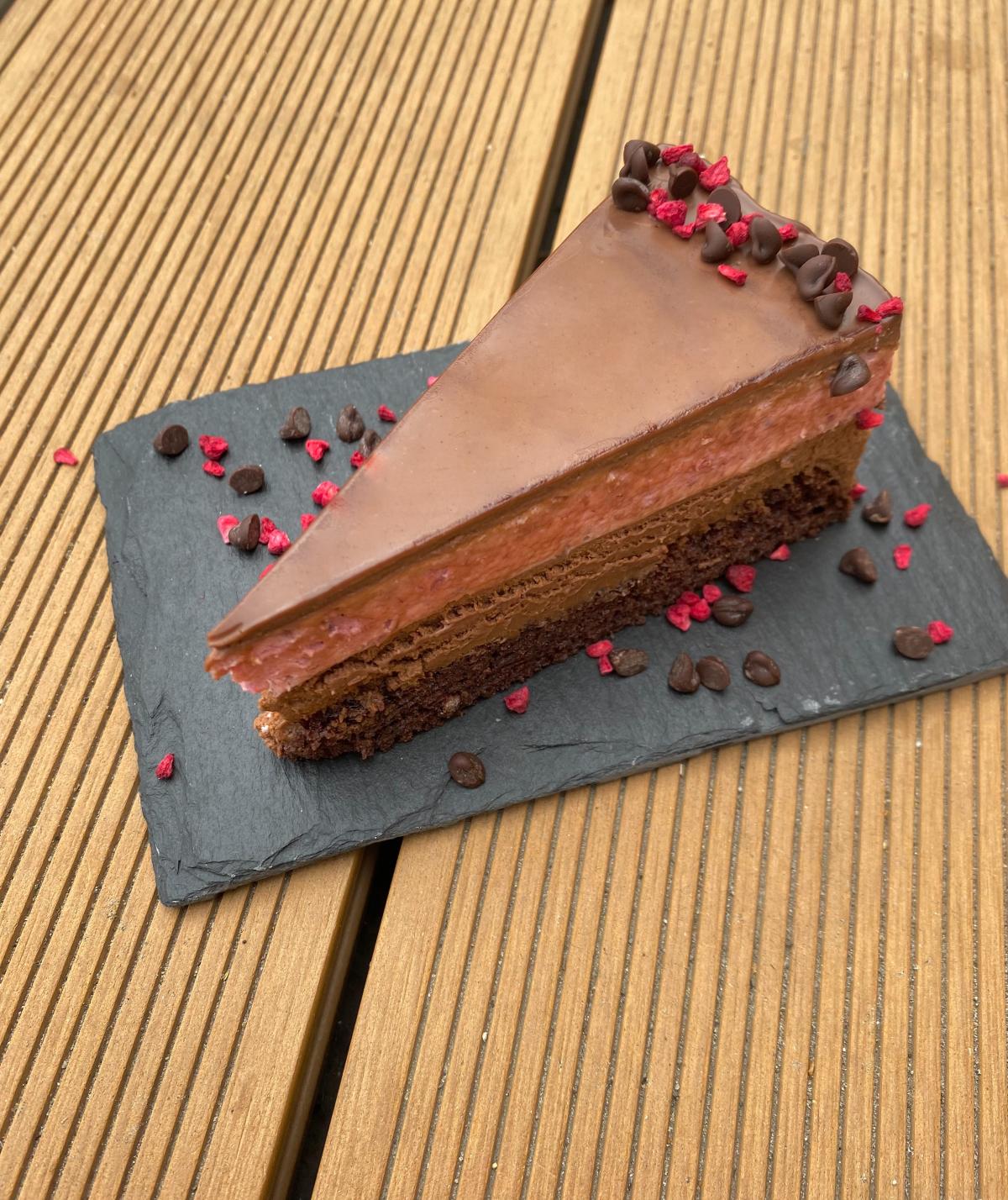 Málnás, csokoládé mousse torta (14 szelet) gluténmentes