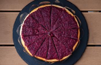 /media_ws/10002/2013/idx/meggyes-makos-sajttorta-14-szeletes-.jpg